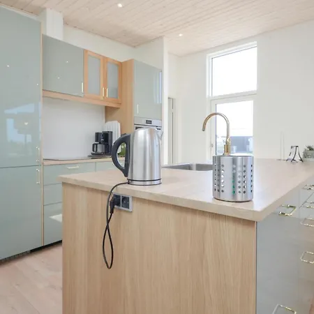 Lovely In With Kitchen