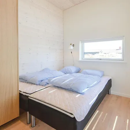 Holiday home Three-bedroom In