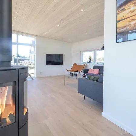 Three-bedroom In Holiday home